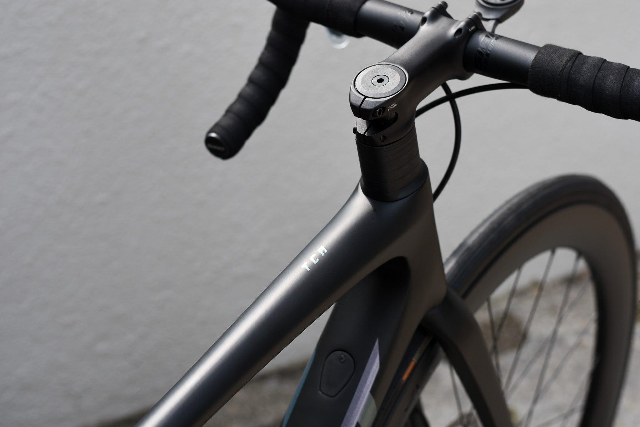 GIANT TCR ADVANCED PRO DISC (SRAM RIVAL AXS, SLR 2 50)