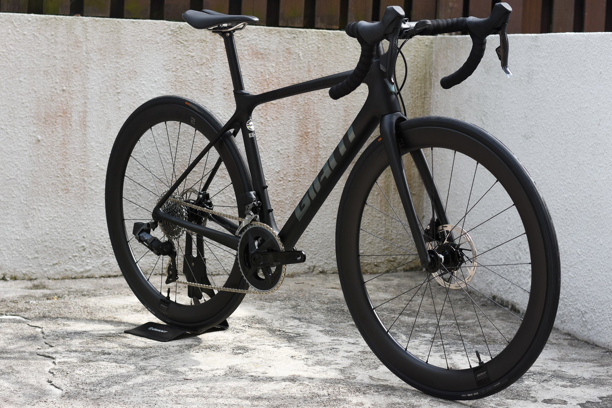 GIANT TCR ADVANCED PRO DISC (SRAM RIVAL AXS, SLR 2 50)