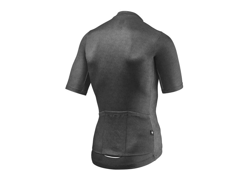 The 2024 giant jersey