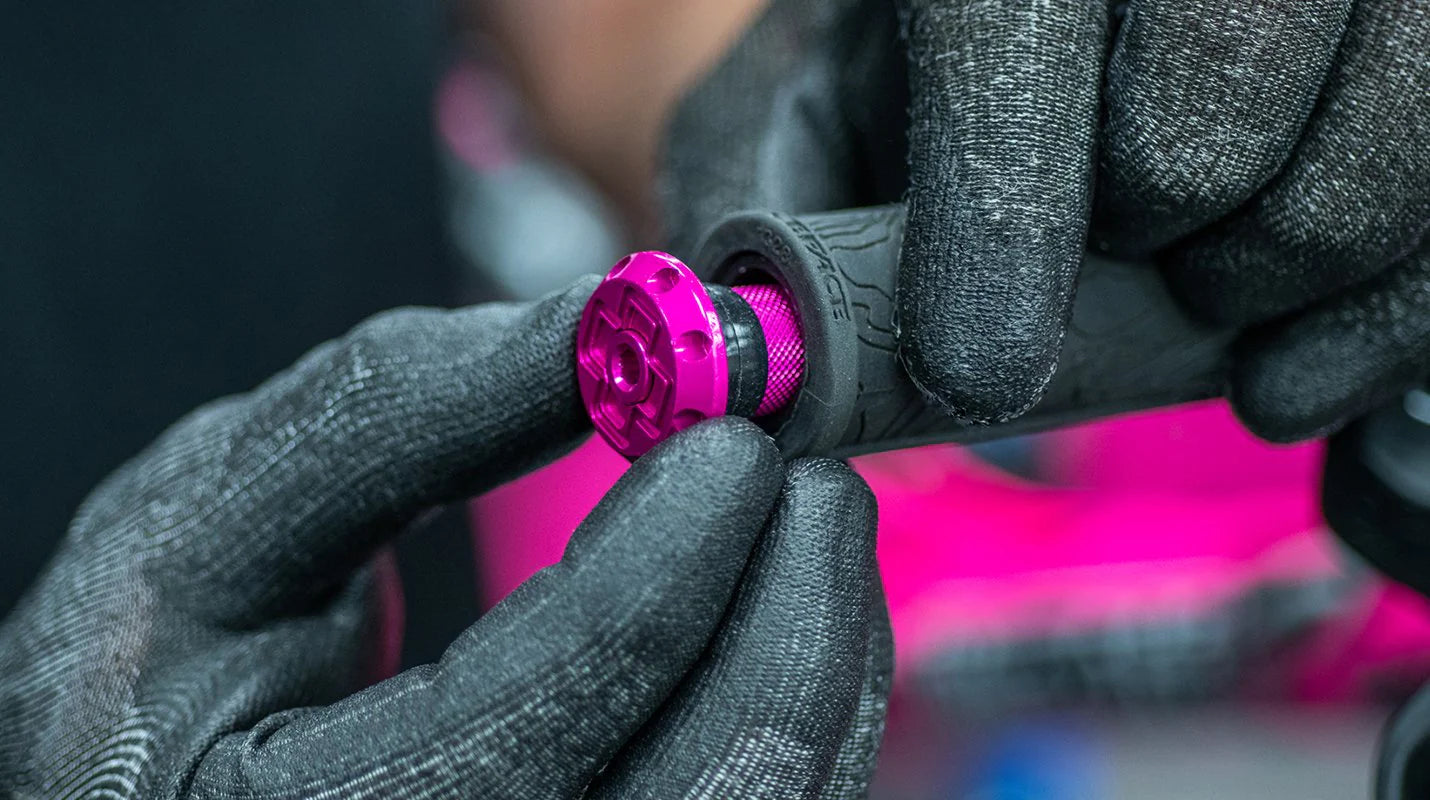 MUC-OFF STEALTH TUBELESS PUNCTURE PLUGS